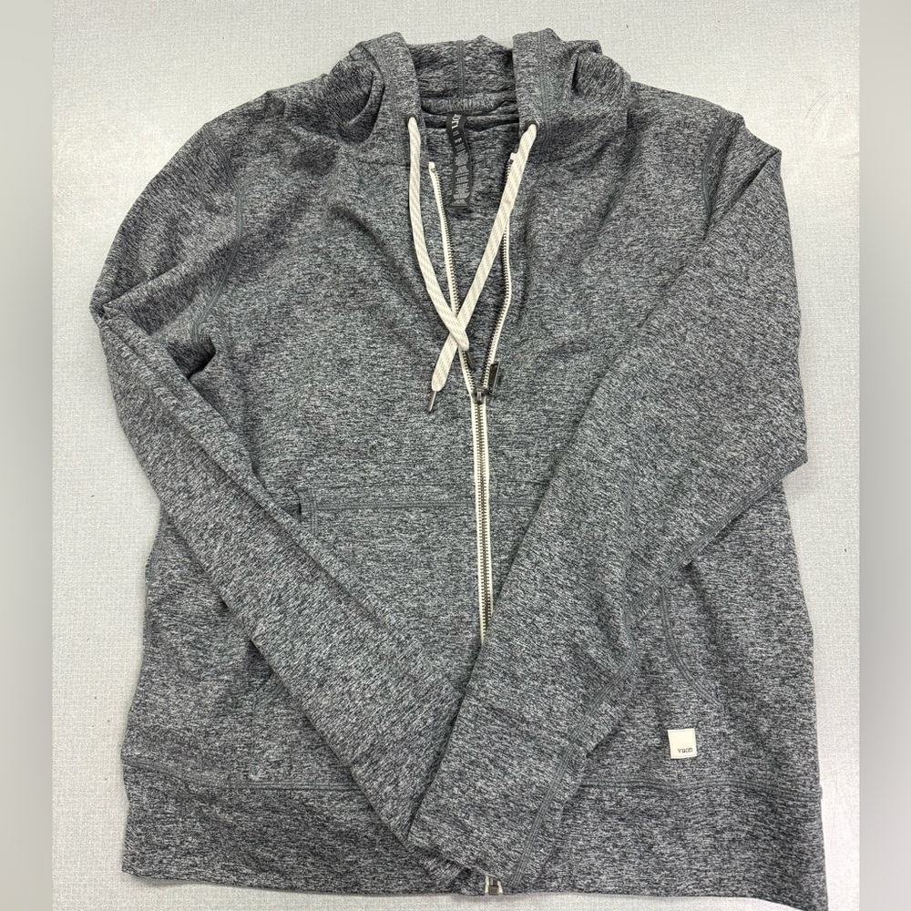 SOLD! 🔥 Vuori Halo Performance Hoodie
